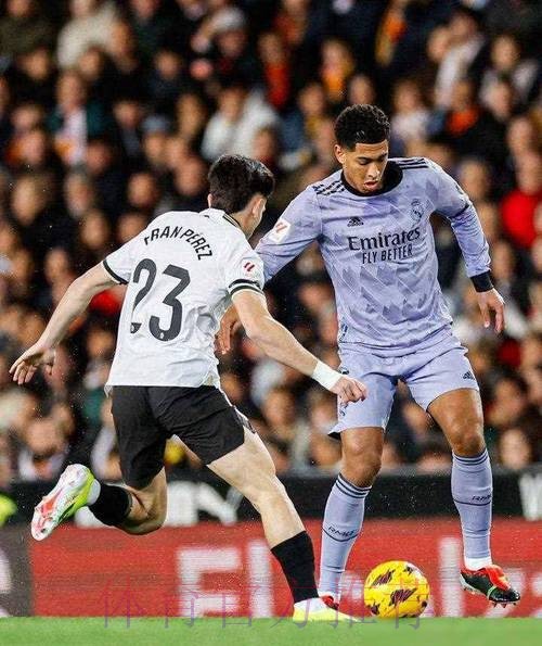 西甲-皇马2-2瓦伦西亚 贝林厄姆绝杀无效抗议染红